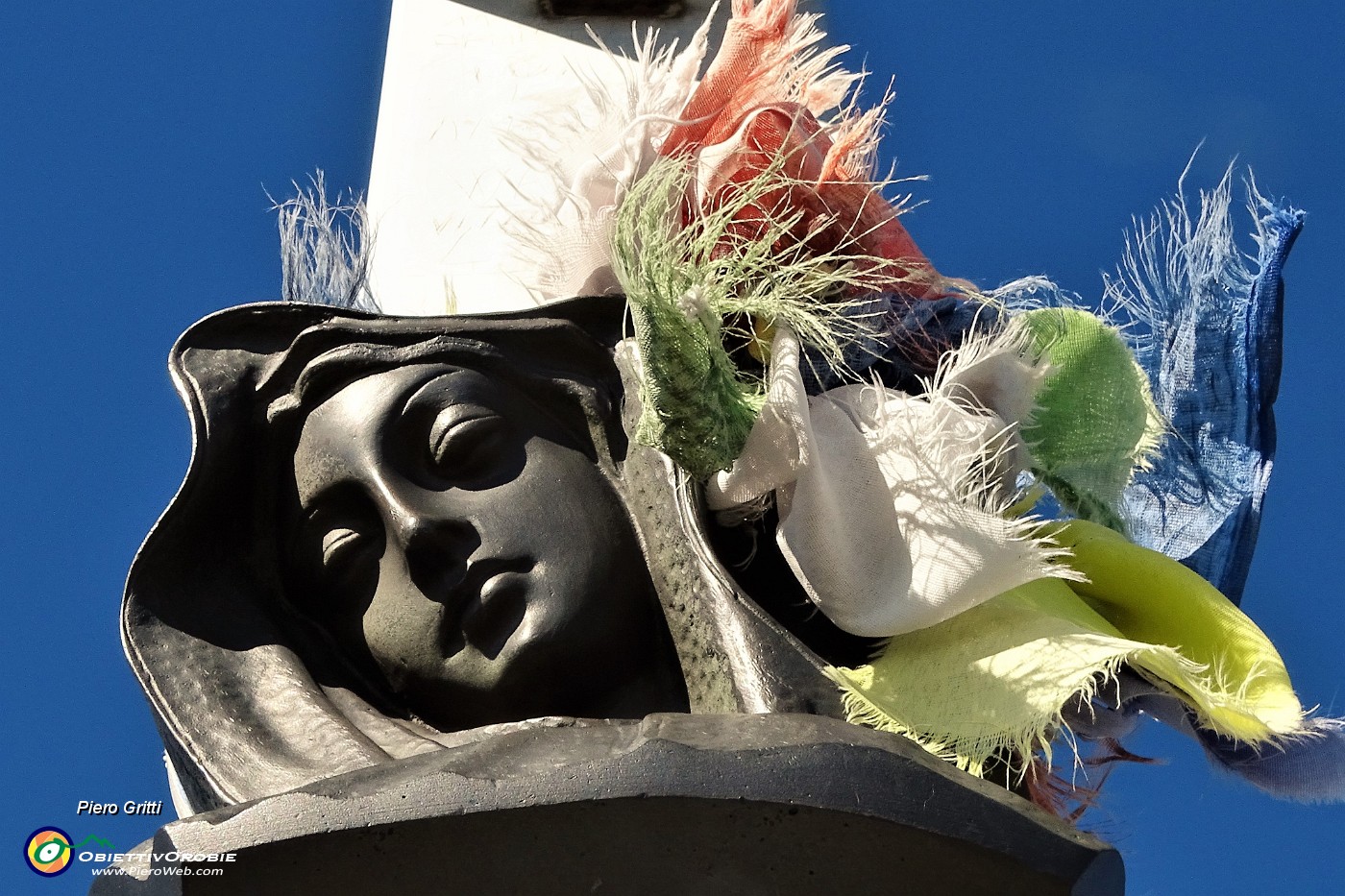 69 La bella Madonnina della croce.JPG